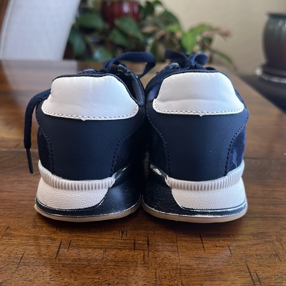 Steve Madden Blue Camo Boys Sneakers - Picture 8 of 9